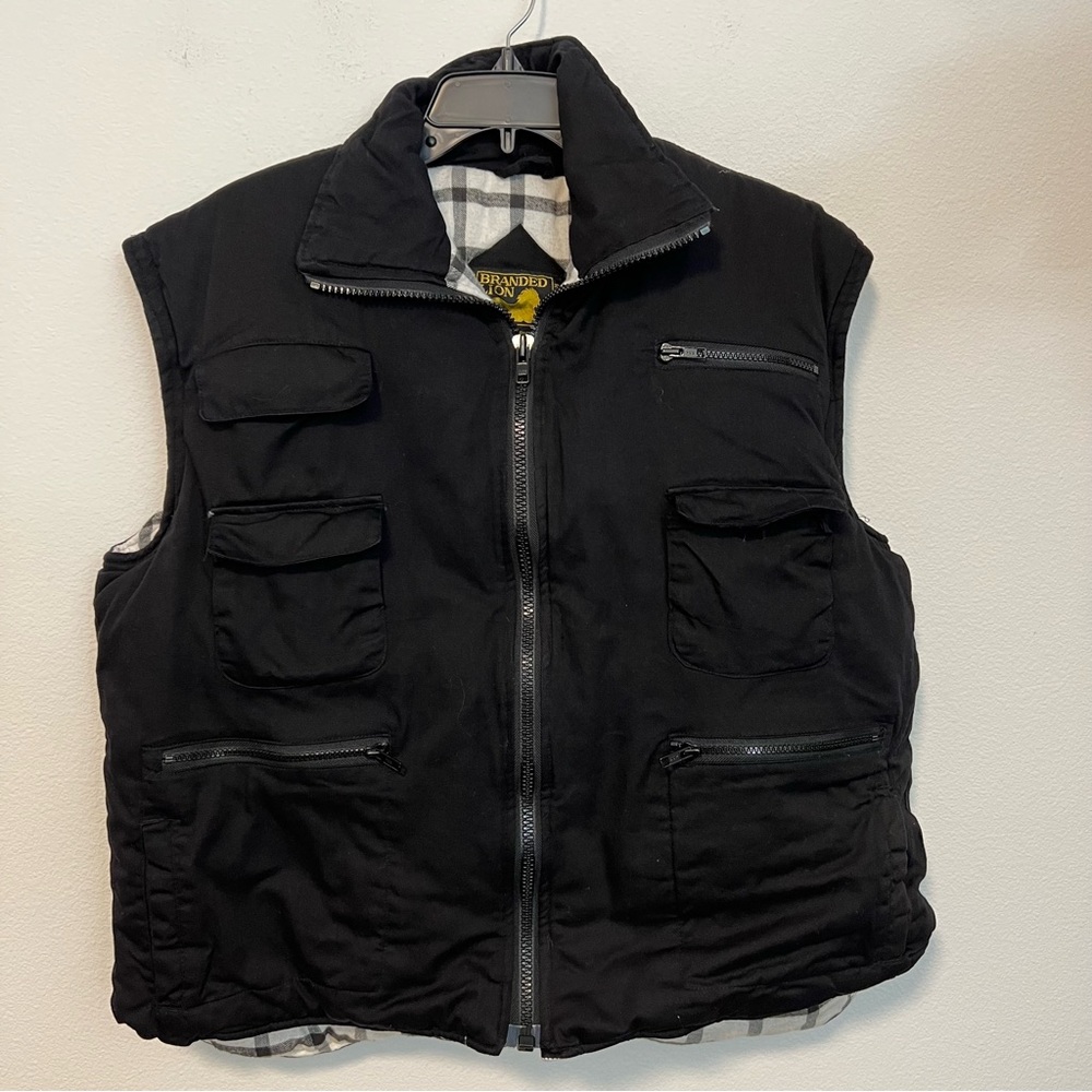 Branded Lion Quilted Multi Pockets Black Vest Sz XL —2XL
